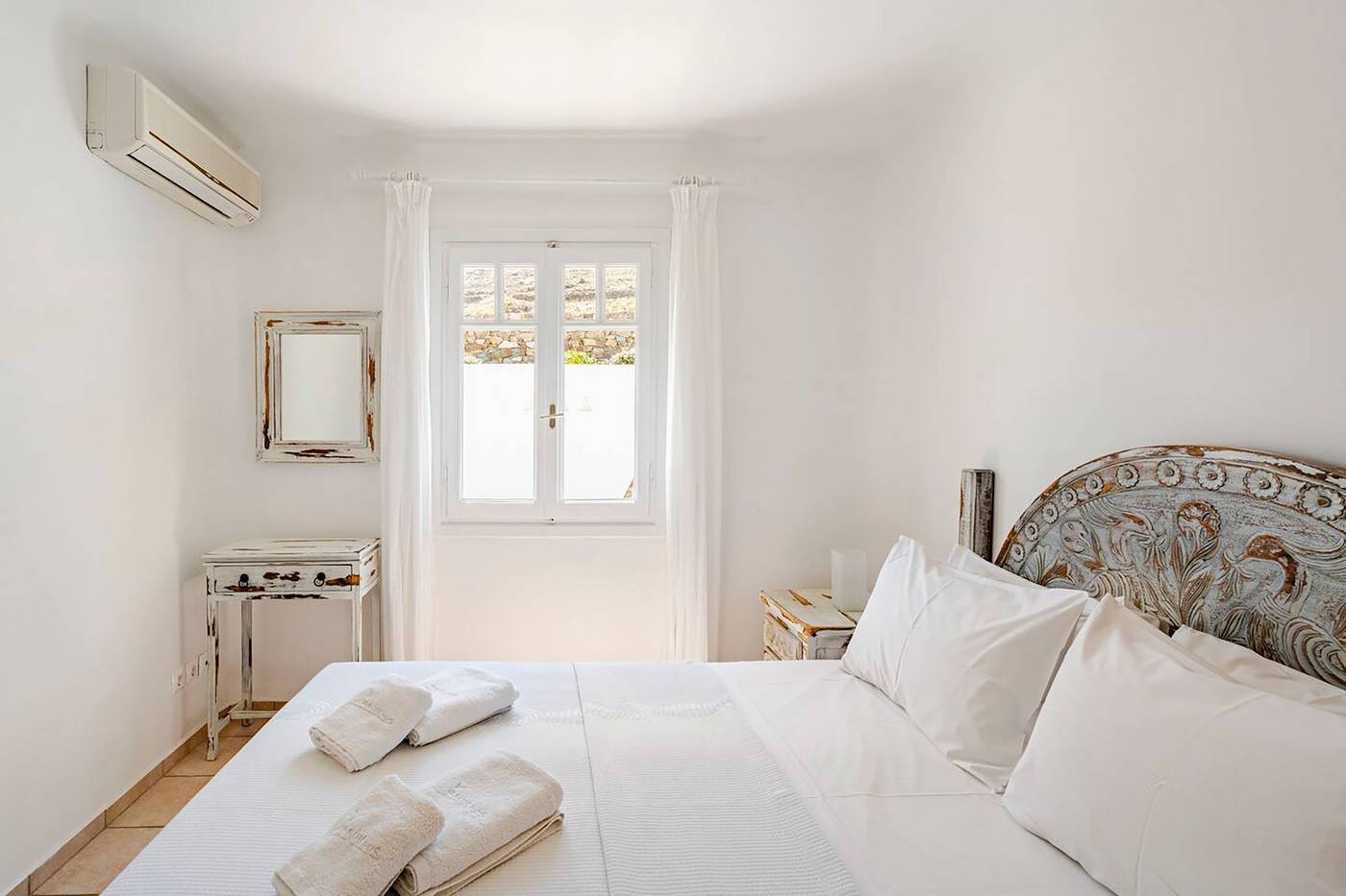 Yakinthos-Residence-Room-20