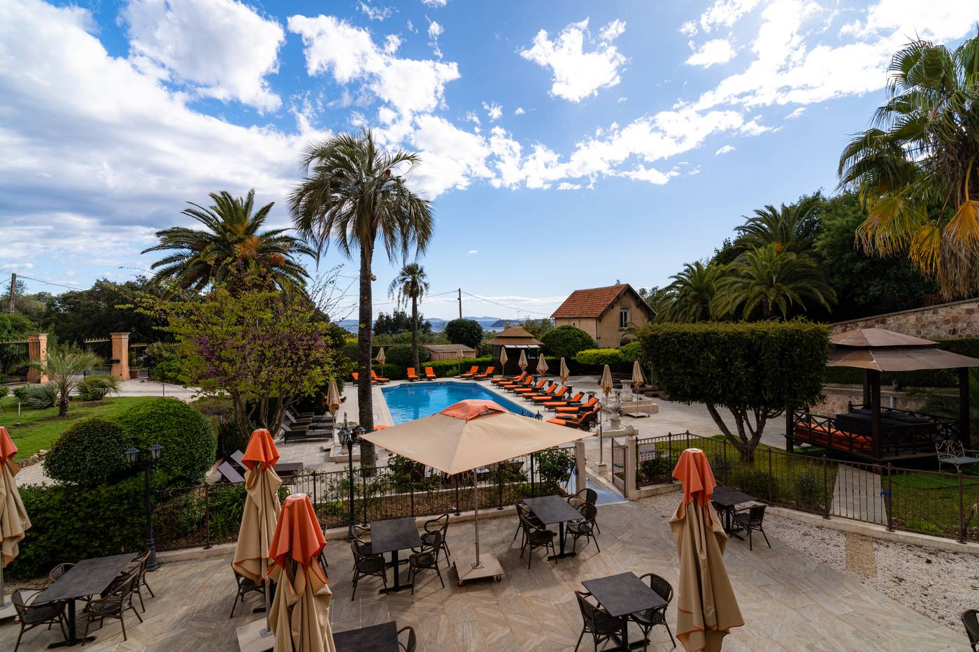 Hotel-L-Orangeraie-Room-10