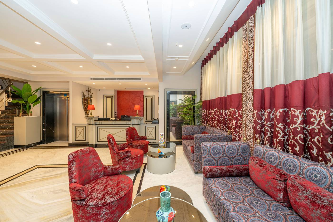 The-Byzantium-Hotel---Suites-Lobby-11