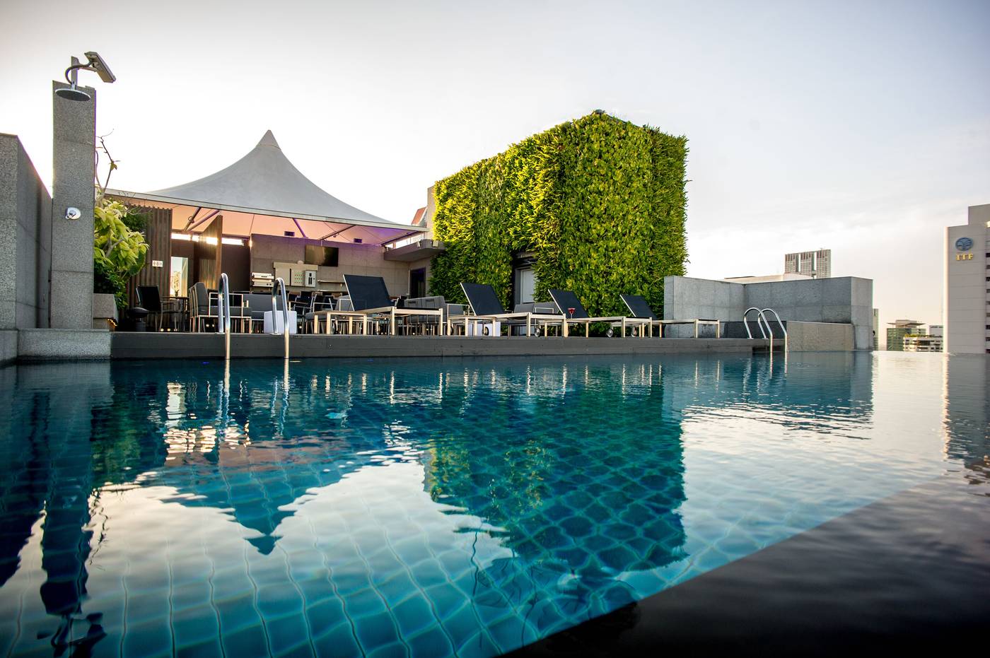 Amara-Bangkok-Pool-3