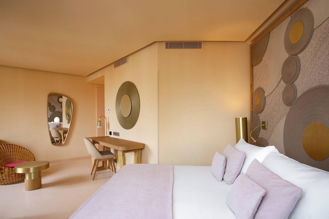 Room-Mate-Macarena-Room-36