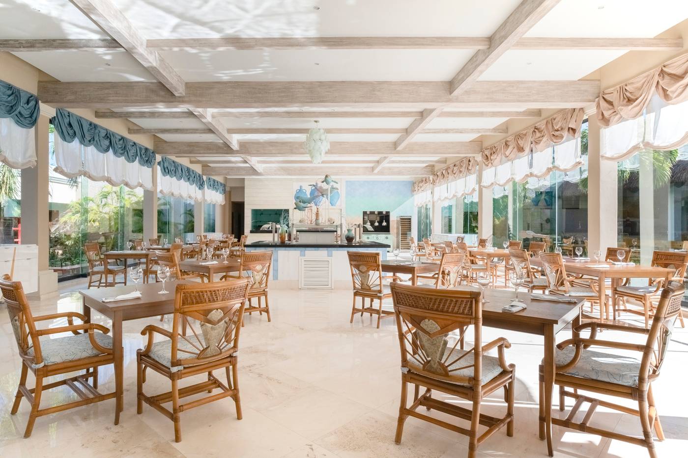 Iberostar-Waves-Tucan-Restaurant-47