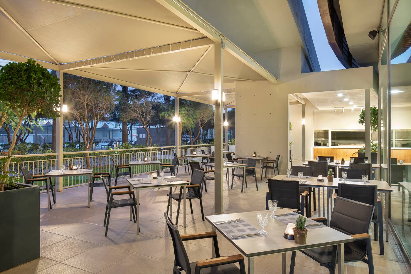 Nirvana-Cosmopolitan-Restaurant-13