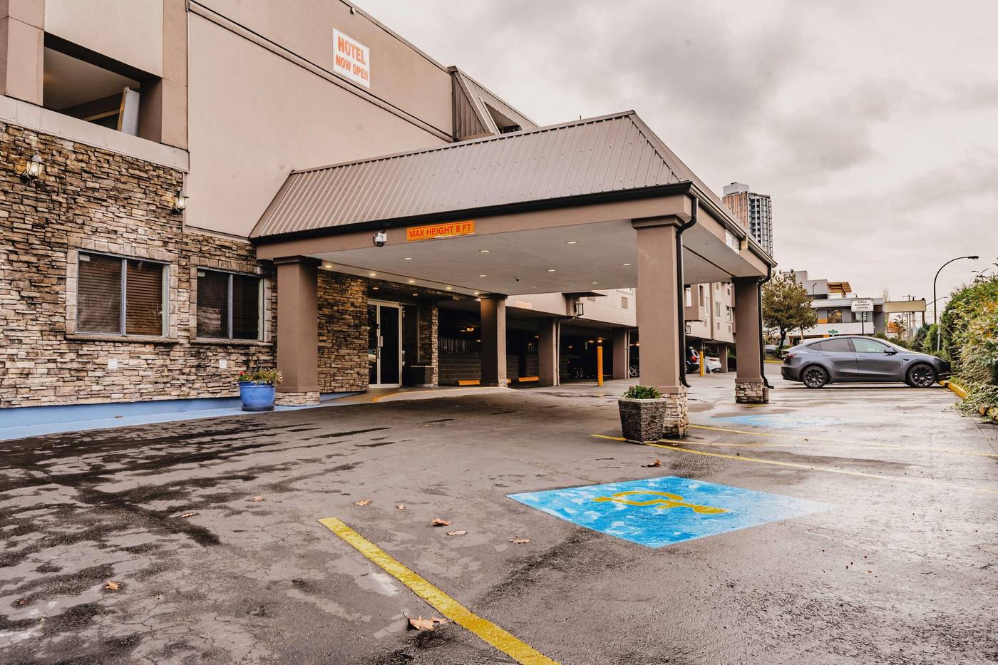 SureStay-Plus-Hotel-by-Best-Western-Coquitlam-General-view-2