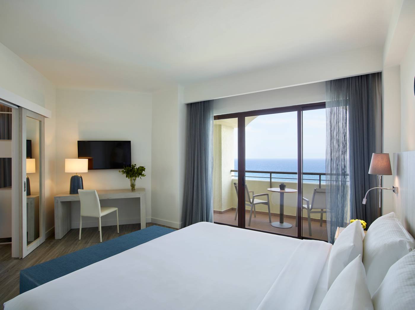 Amus-Hotel---Spa-Room-28
