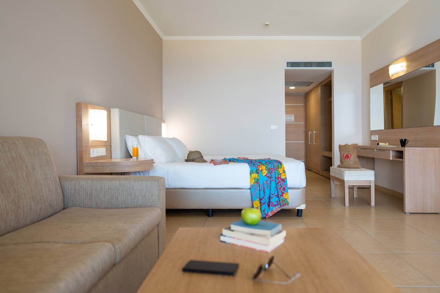 Kresten-Royal-Euphoria-Resort-Room-36