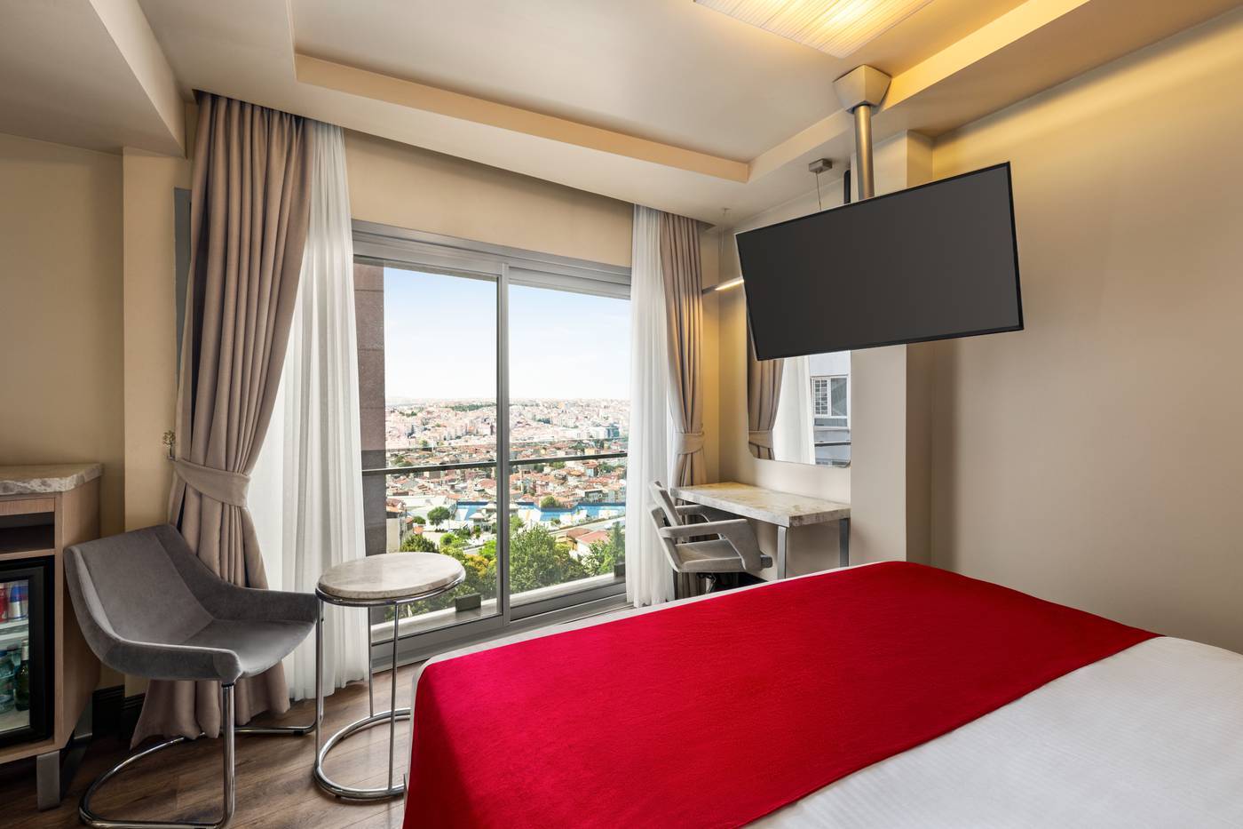 Ramada-by-Wyndham-Istanbul-Pera-Room-9