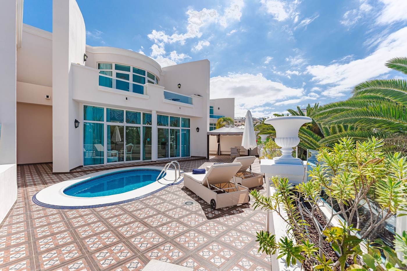 Flamingo-Suites-Room-13