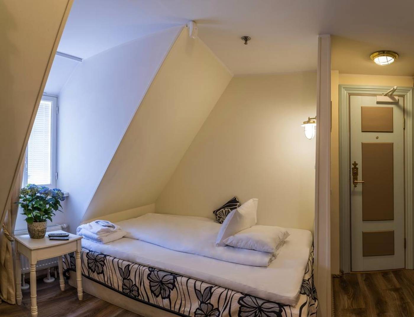 Cru Hotel And Restaurant-Estonia-TALLINN-Room-9