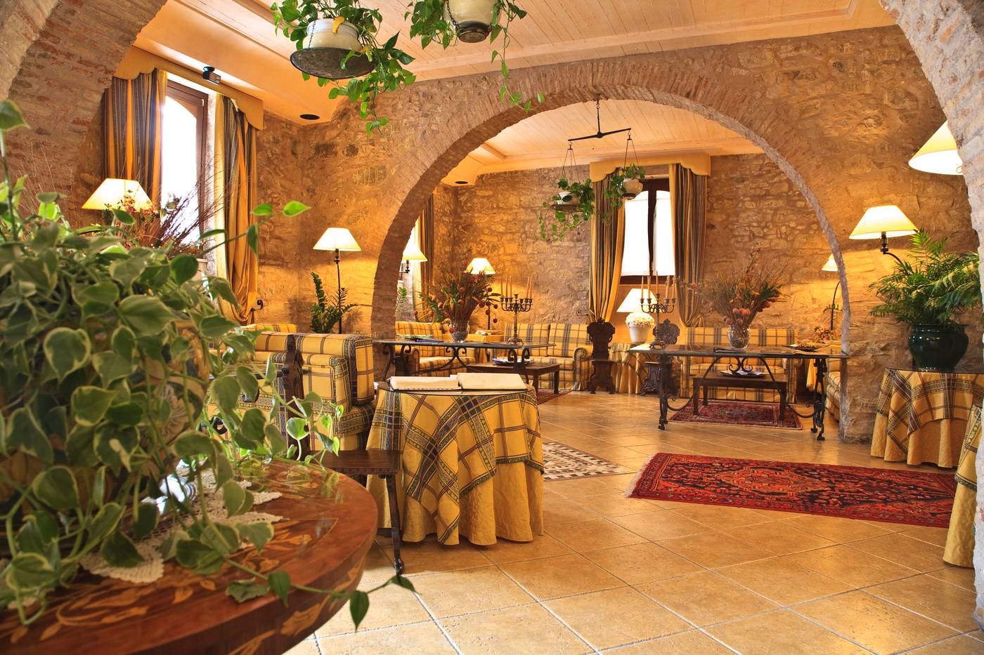Relais-Abbazia-Santa-Anastasia-Lobby-22