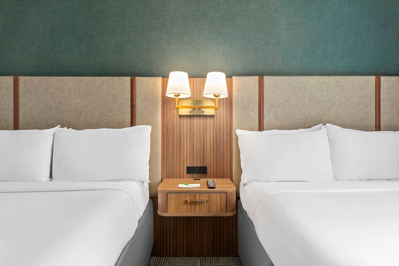 Holiday-Inn-Manhattan-6th-Ave---Chelsea-Room-22