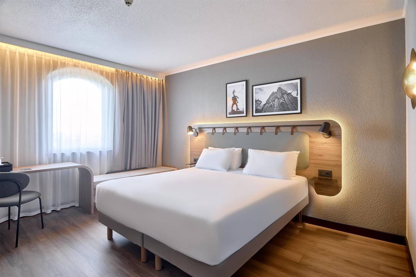 Campanile-Krakow-Old-Town-Room-26