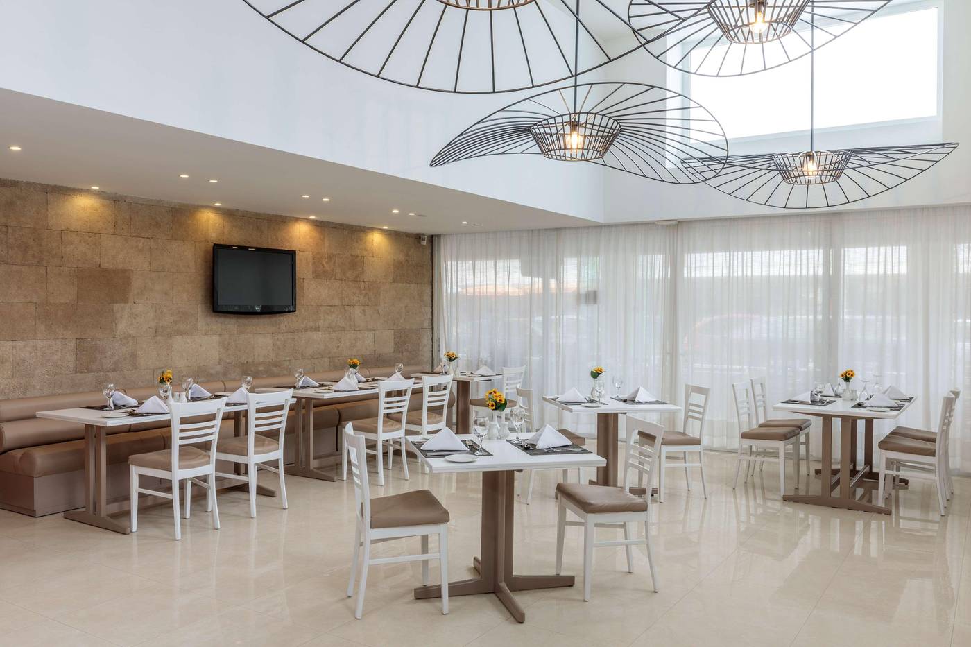 Best-Western-Plaza-Restaurant-24