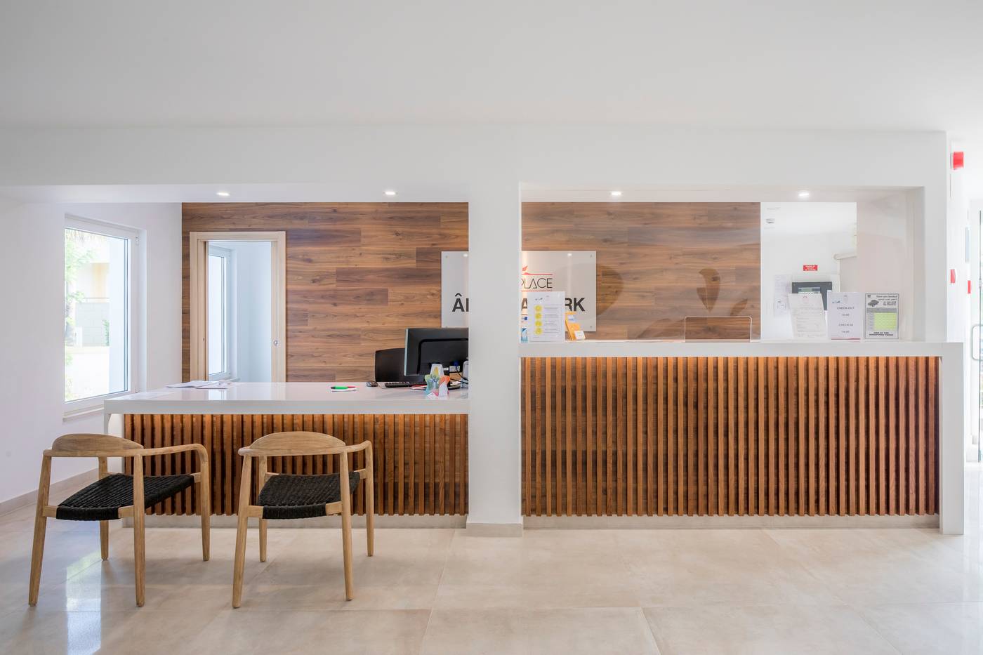 ----ncora-Park-Lobby-54