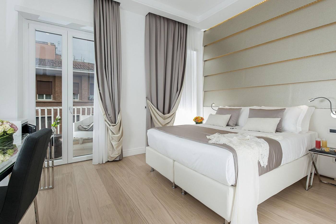 Vatican-Style-Room-7