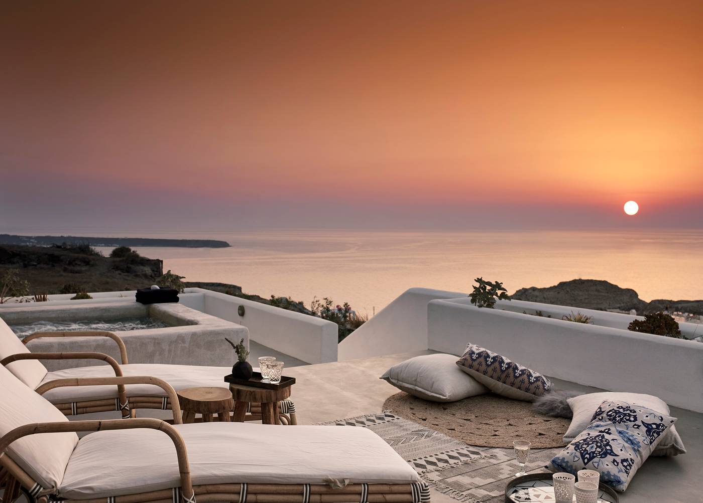 Santo-Maris-Oia--Luxury-Suites---Spa-Room-88