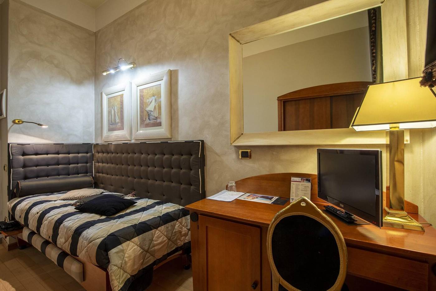 Columbia-Charming-Spa-Room-37