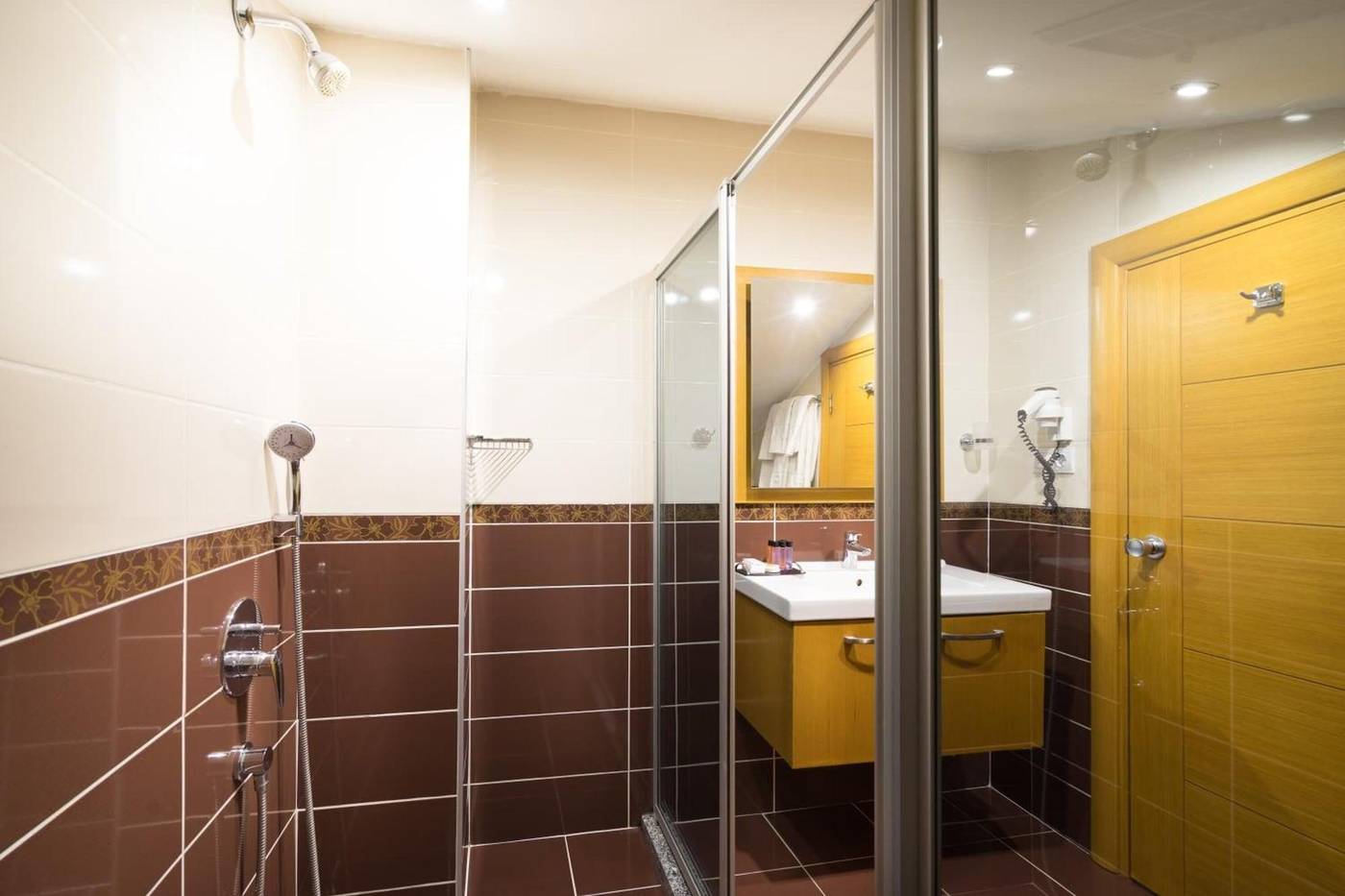 My-Rose-Hotel-Room-31