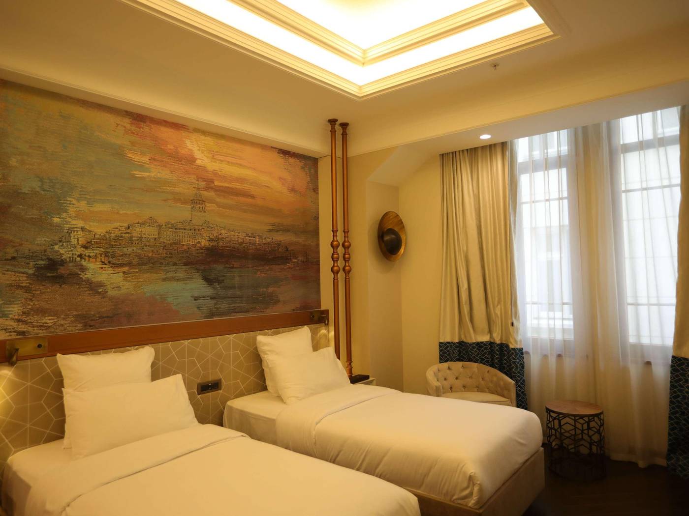 Mercure-Istanbul-Sirkeci-Room-61