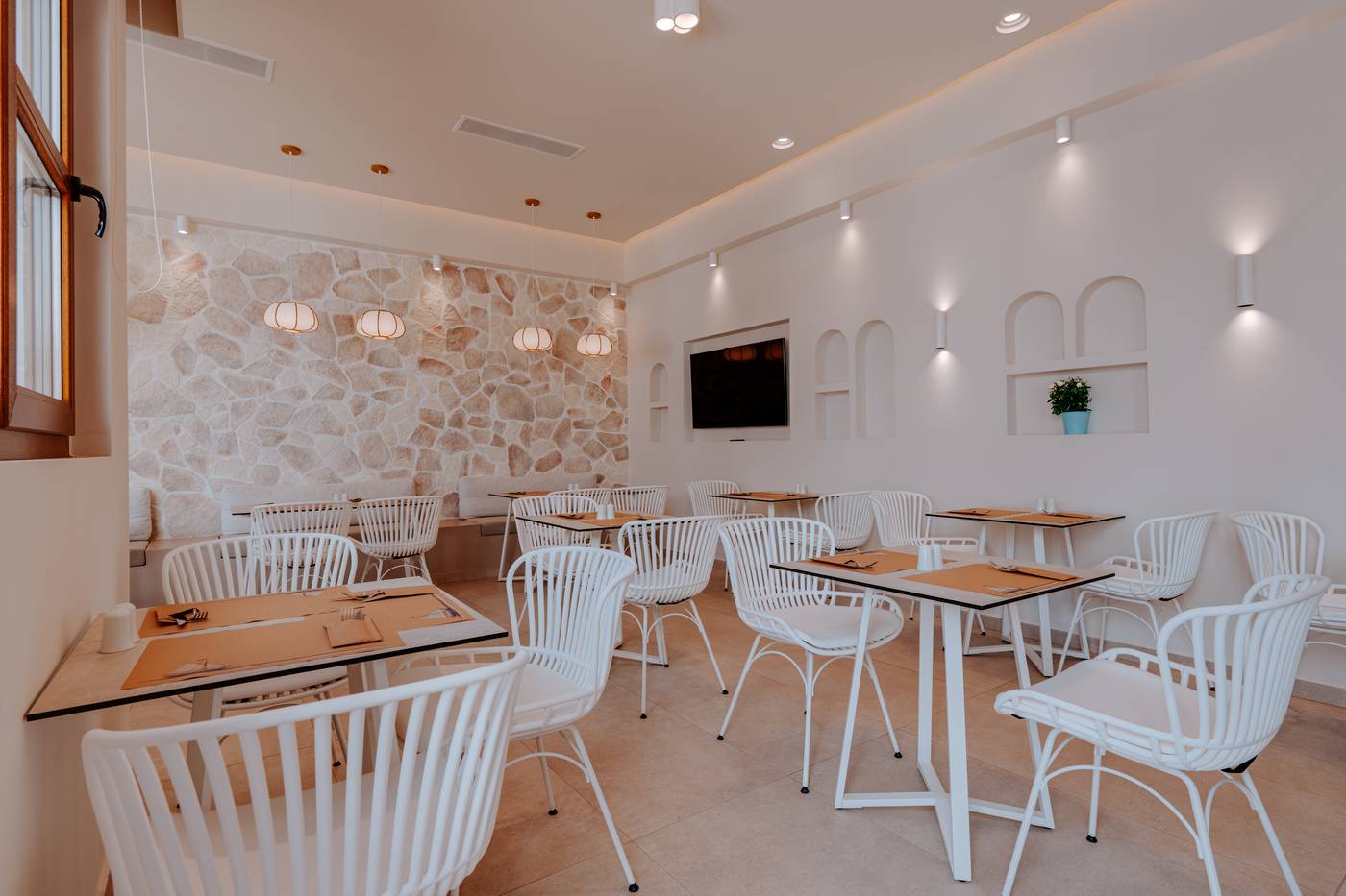 Margarenia-Studios-Restaurant-54