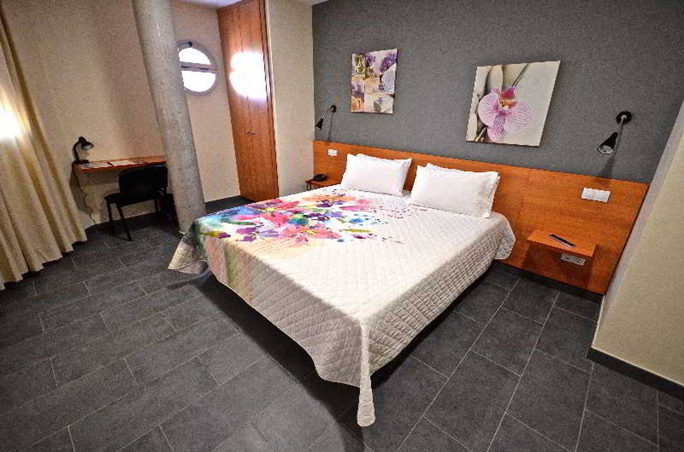 Hotel-Puerto-Canteras-Room-2
