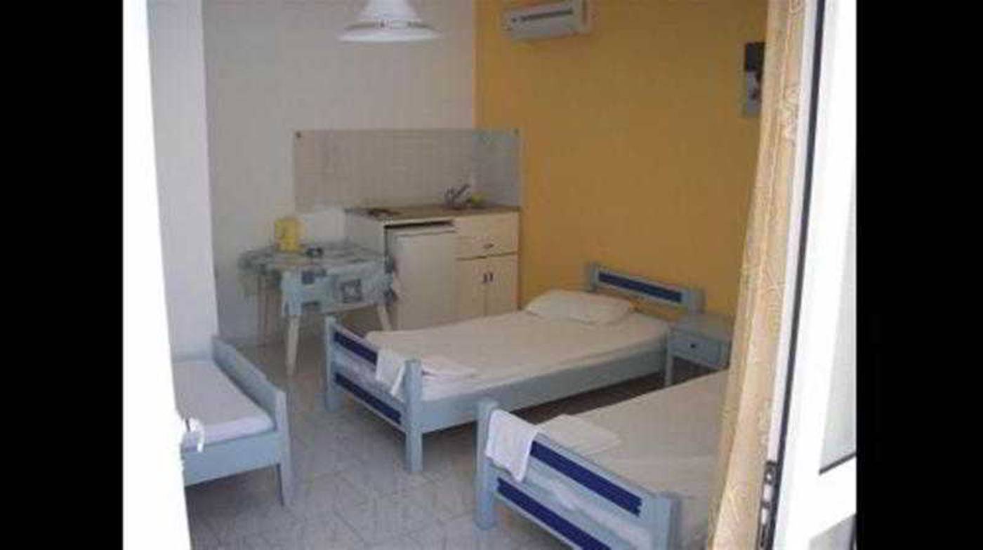 Rena-Studios-Room-11