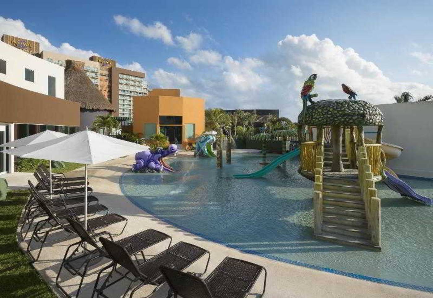 Hard-Rock-Hotel-Cancun-Pool-11