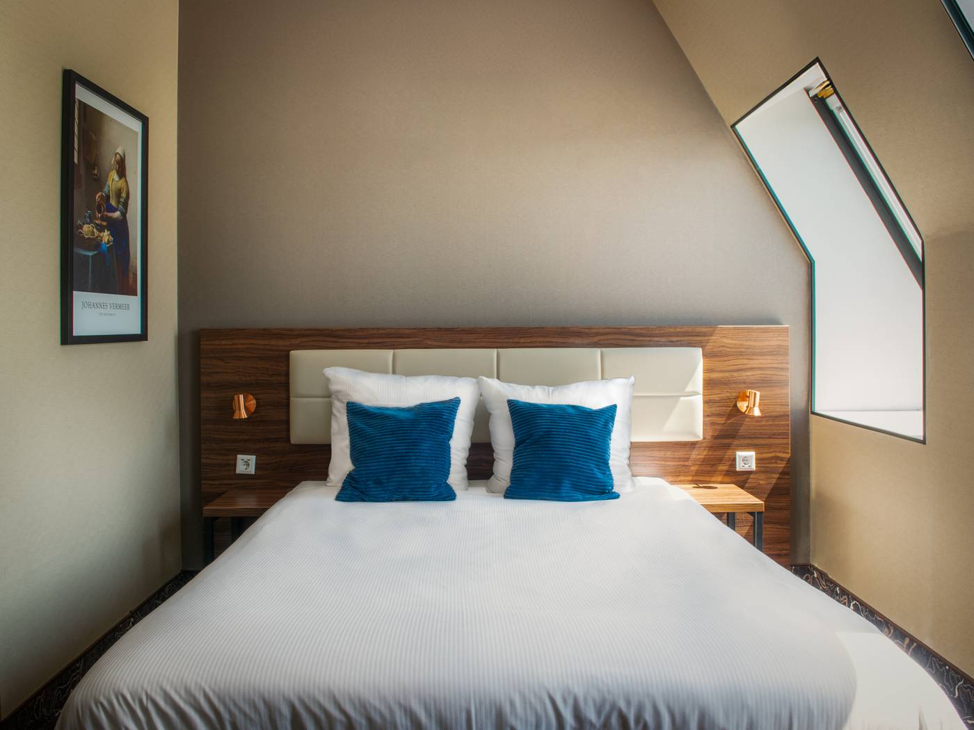 Amsterdam-Lake-Hotel-Room-20