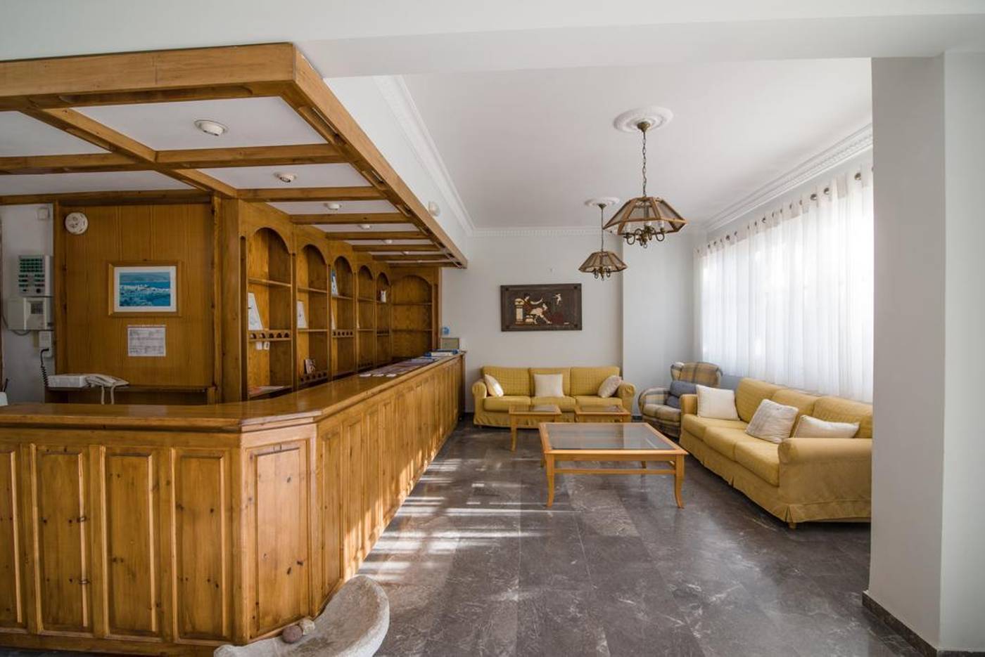 Kamari-Blu-Boutique-Hotel-Lobby-24