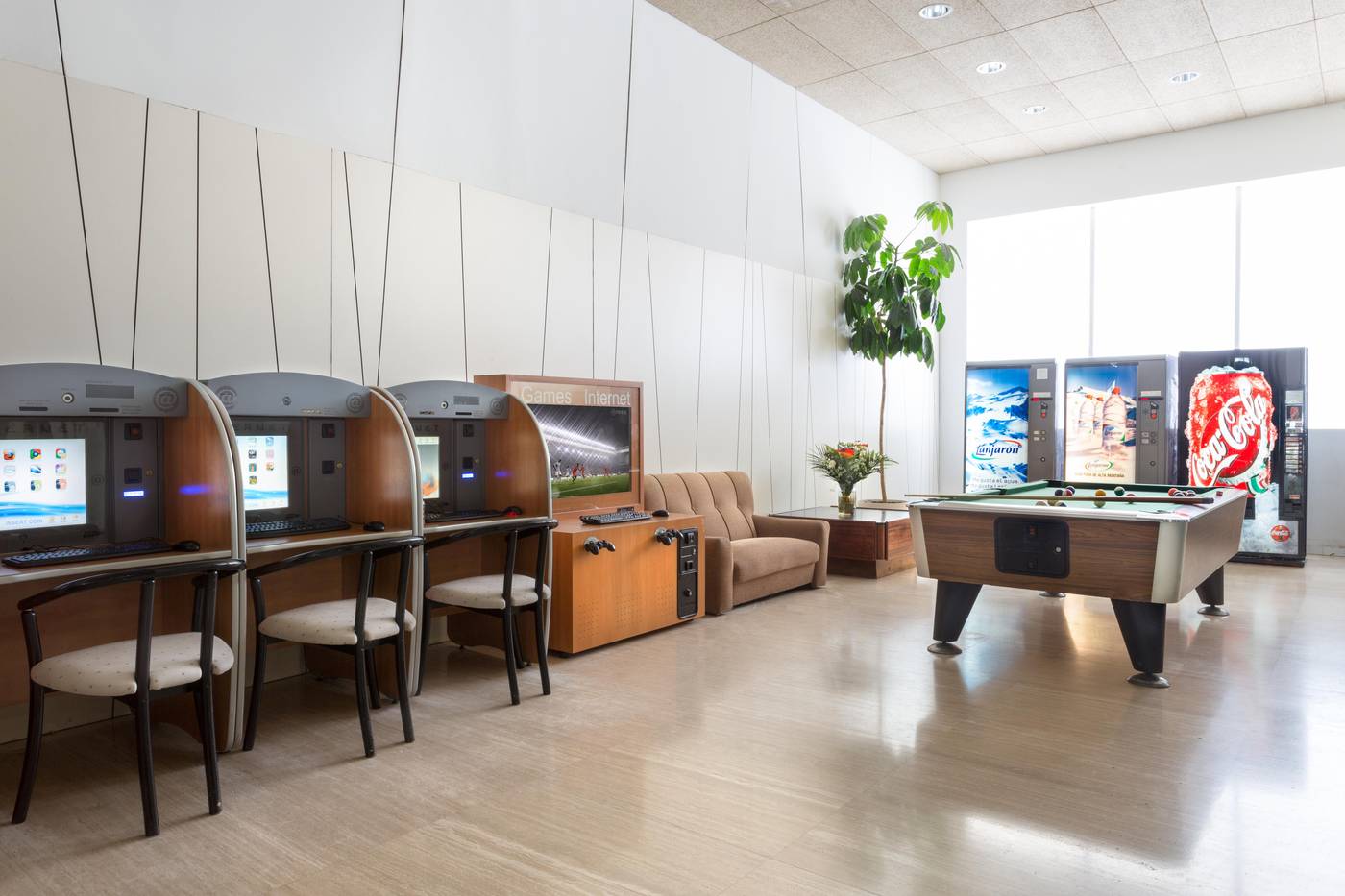 Hotel-Cavanna-Lobby-43