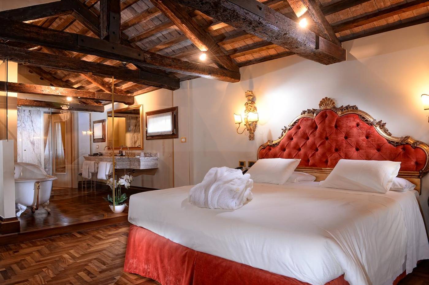 Ai-Reali-Hotel-Room-3