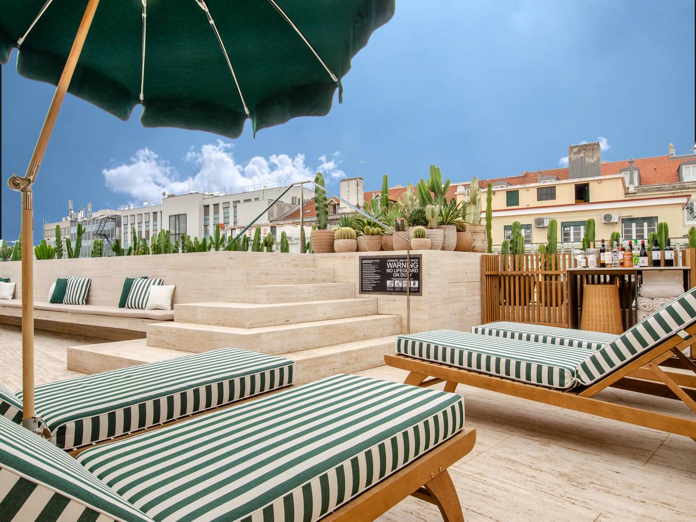 Browns-Avenue-Hotel-Pool-3