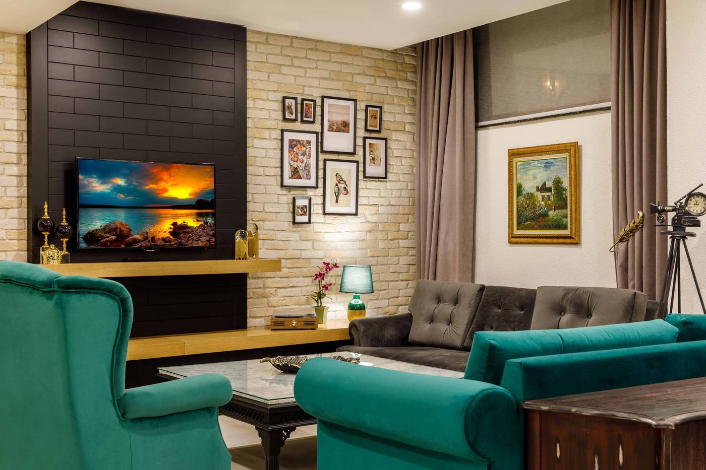 Golden-Crown-Lobby-8