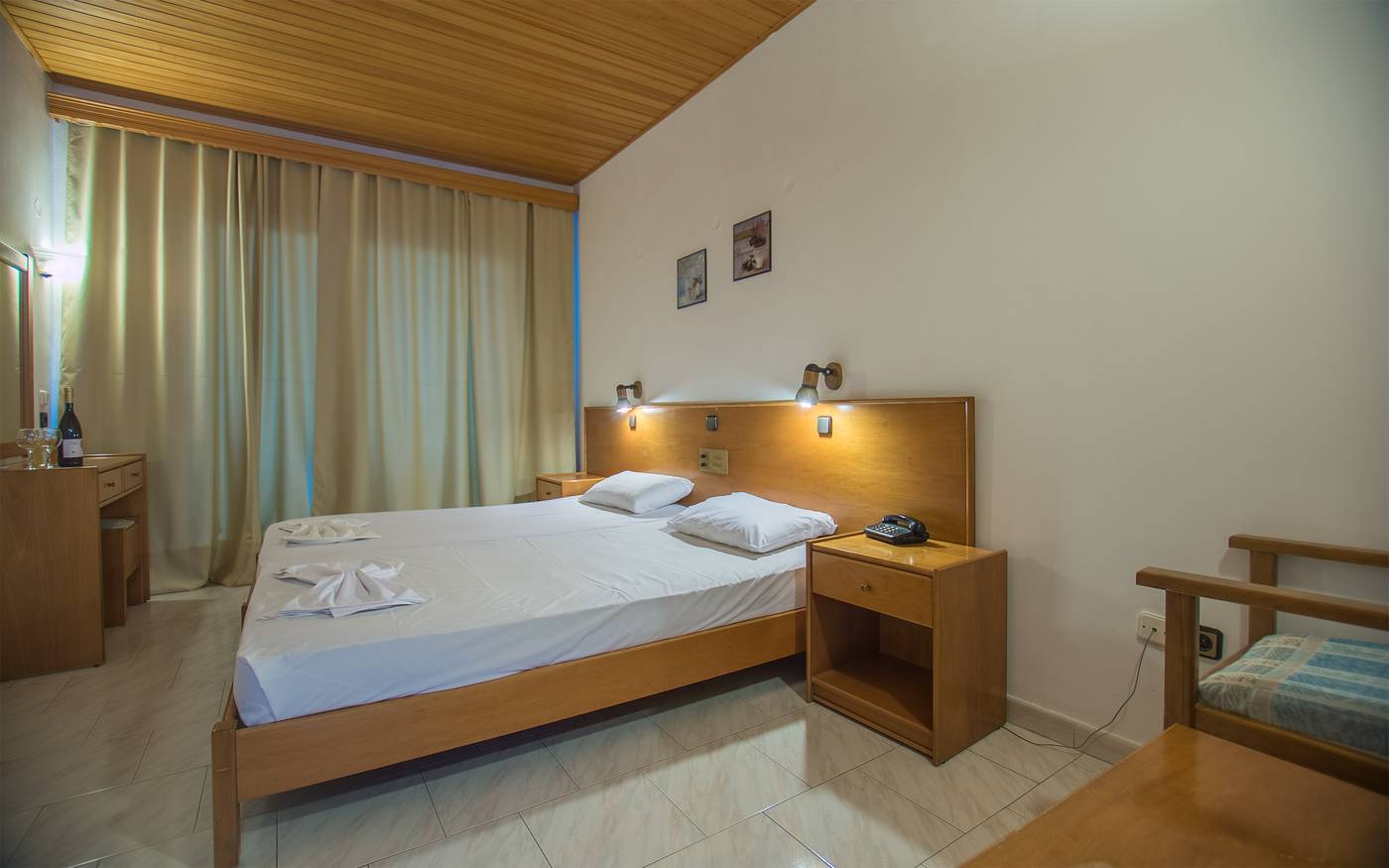 Rodos-Blue-Room-10