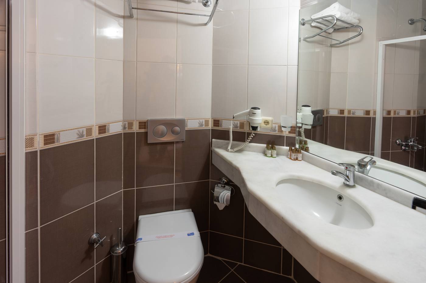 Grand-Vikin-Hotel-Room-38