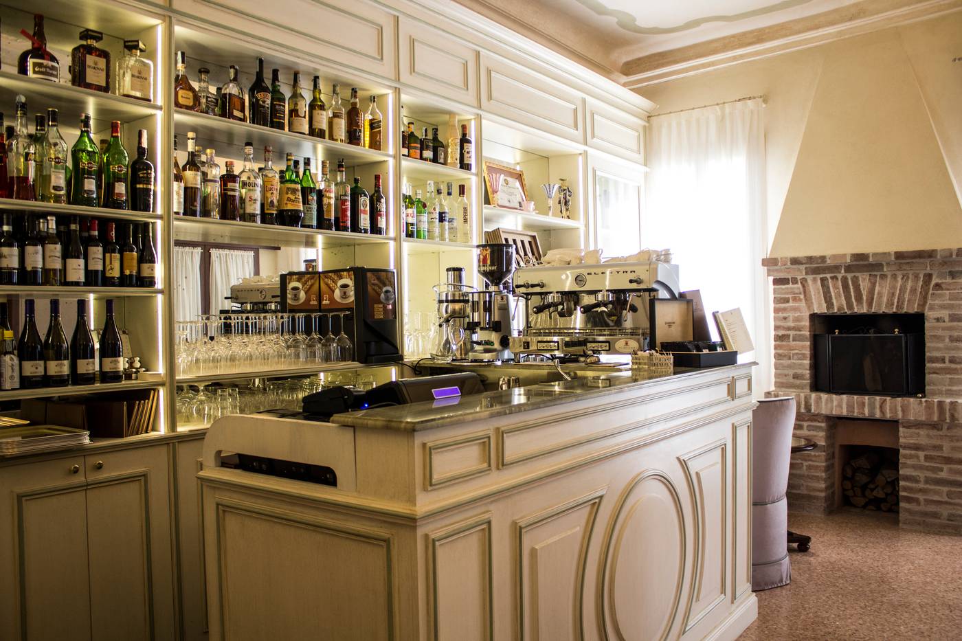 Villa-Barbarich-Bar-6