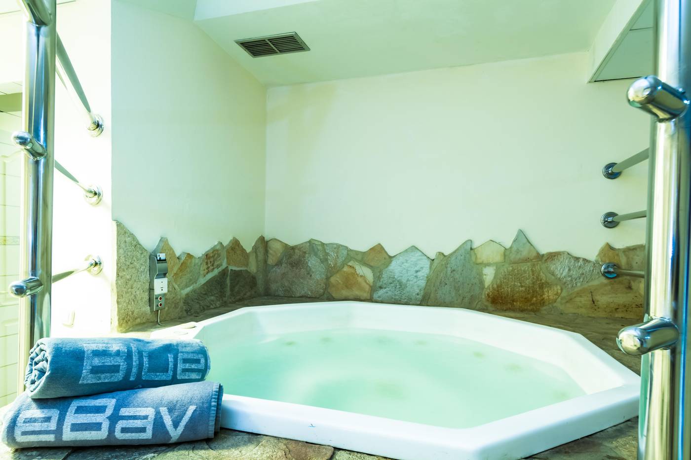 BlueBay-Beach-Club-Sports-and-Entertainment-42