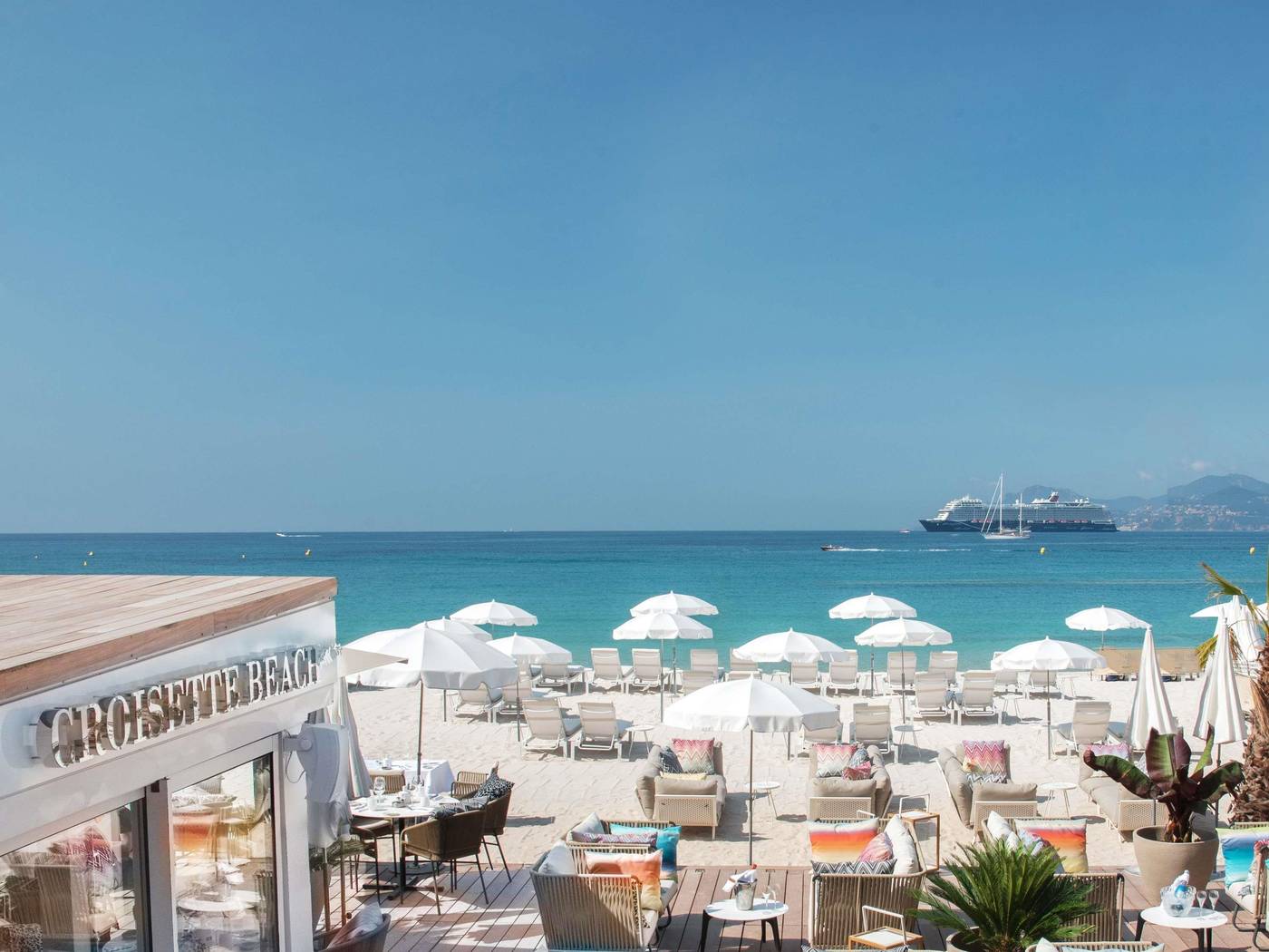 Hotel-Croisette-Beach-Cannes---Mgallery-Bar-11