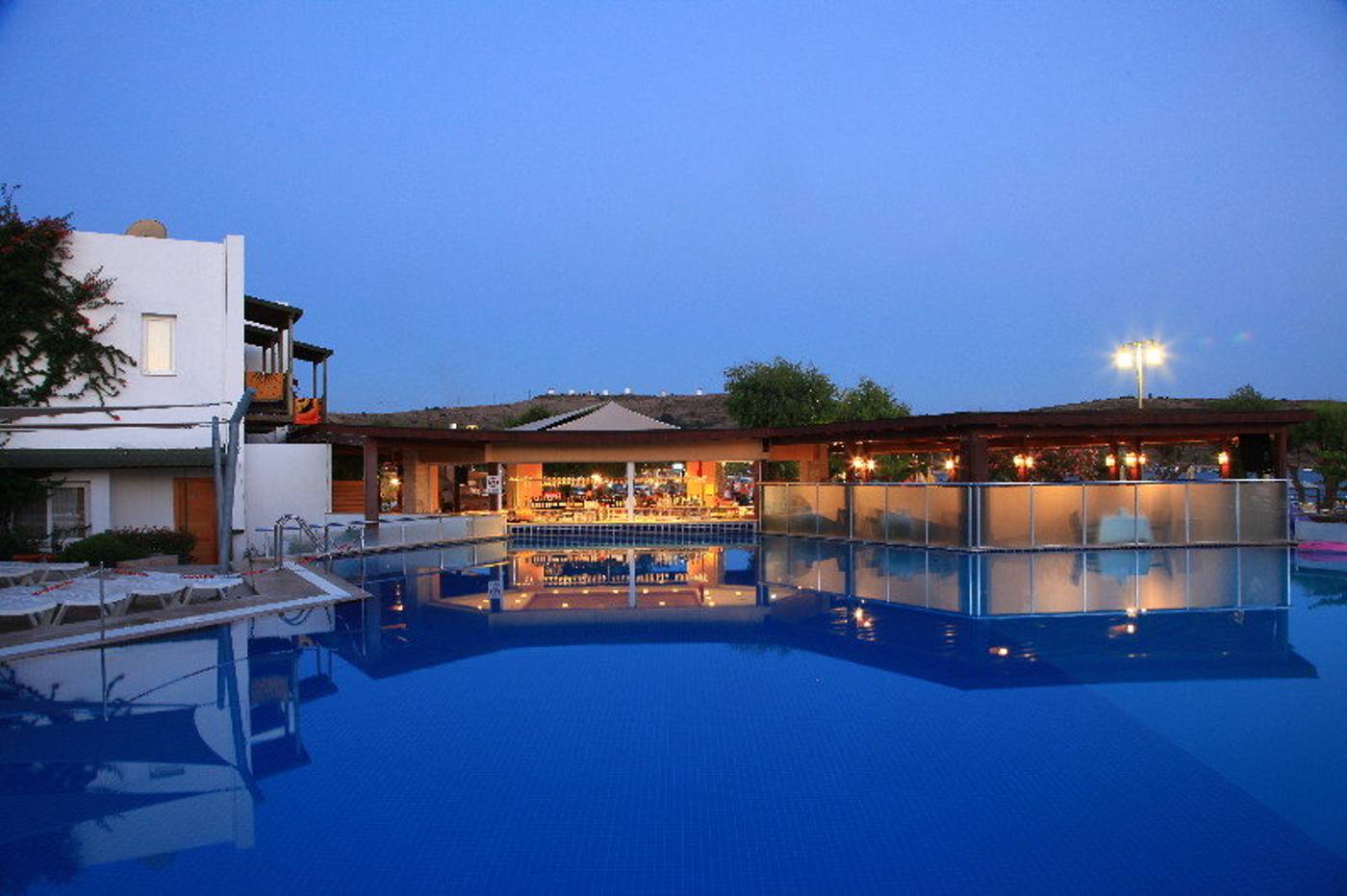 Parkim-Ayaz-Hotel-Pool-10