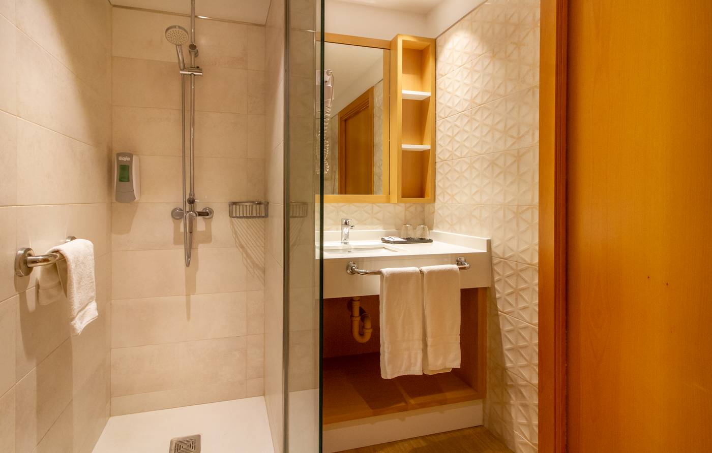 Marina-Benidorm-Hotel-Room-29