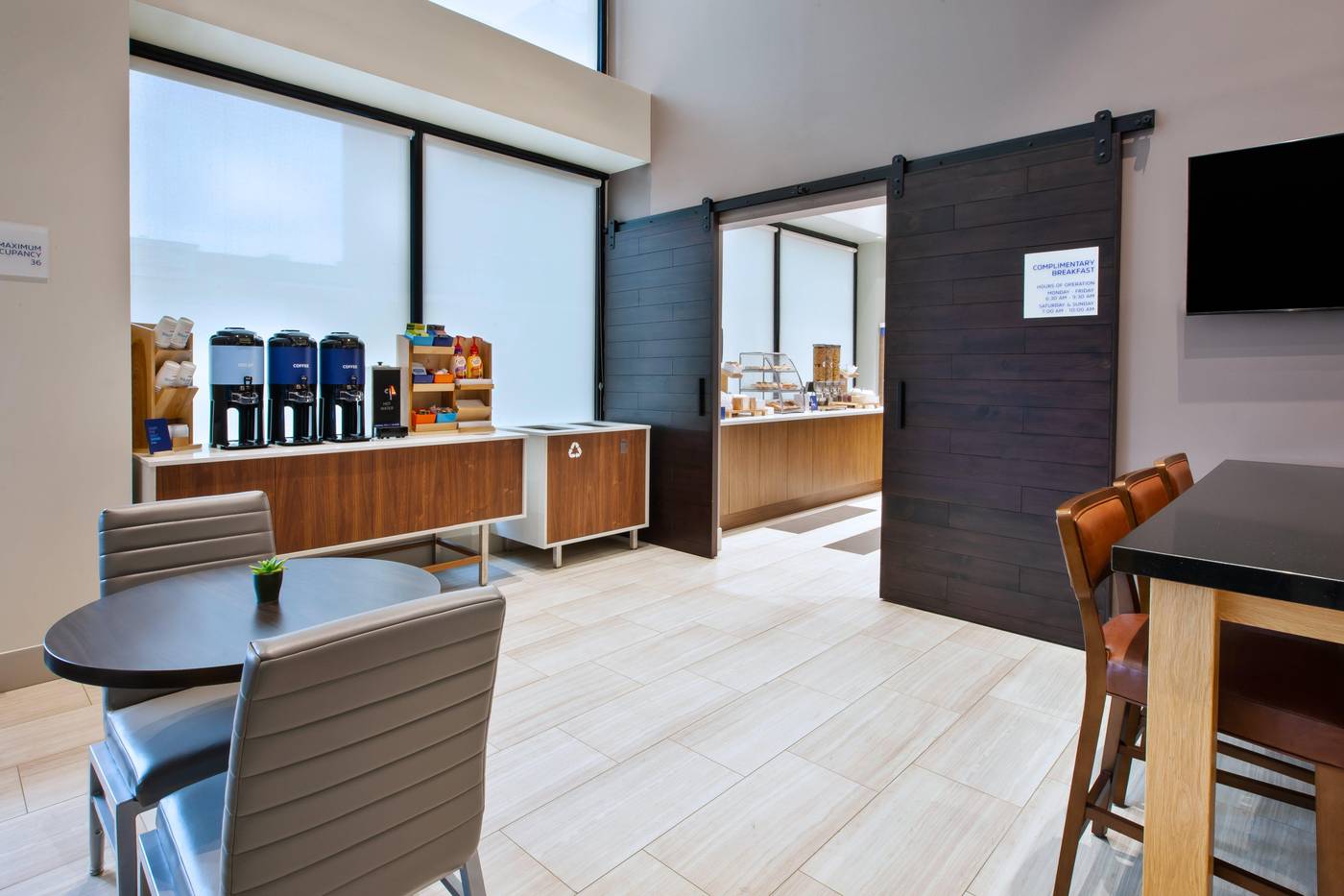 Holiday-Inn-Express-NYC-Brooklyn---Sunset-Park-Restaurant-10