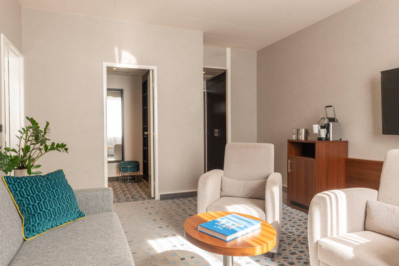 Crowne-Plaza-Paris-Republique-Room-40