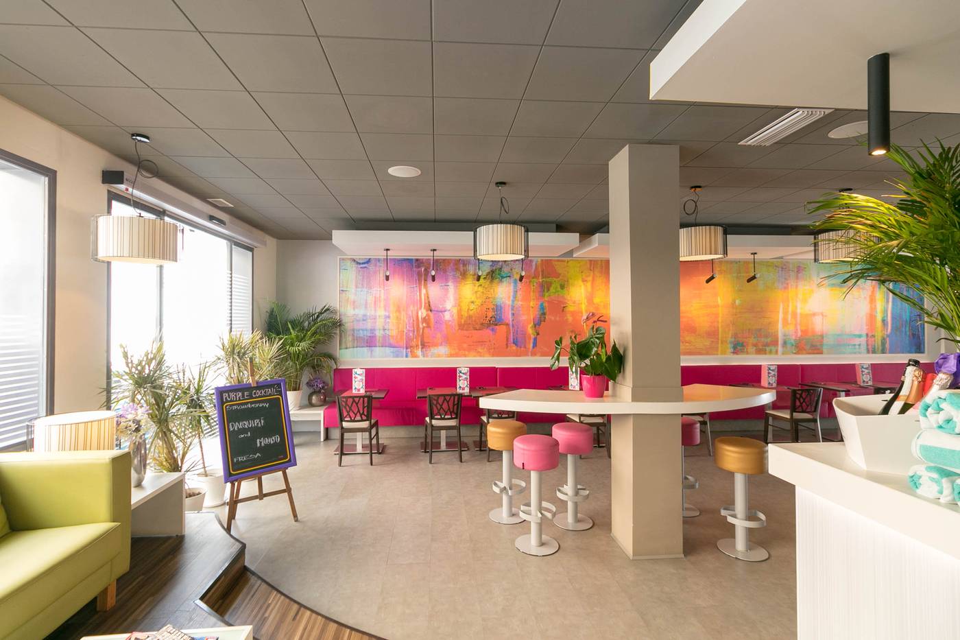 The-Purple-by-Ibiza-Feeling--Gay-Only--Restaurant-25