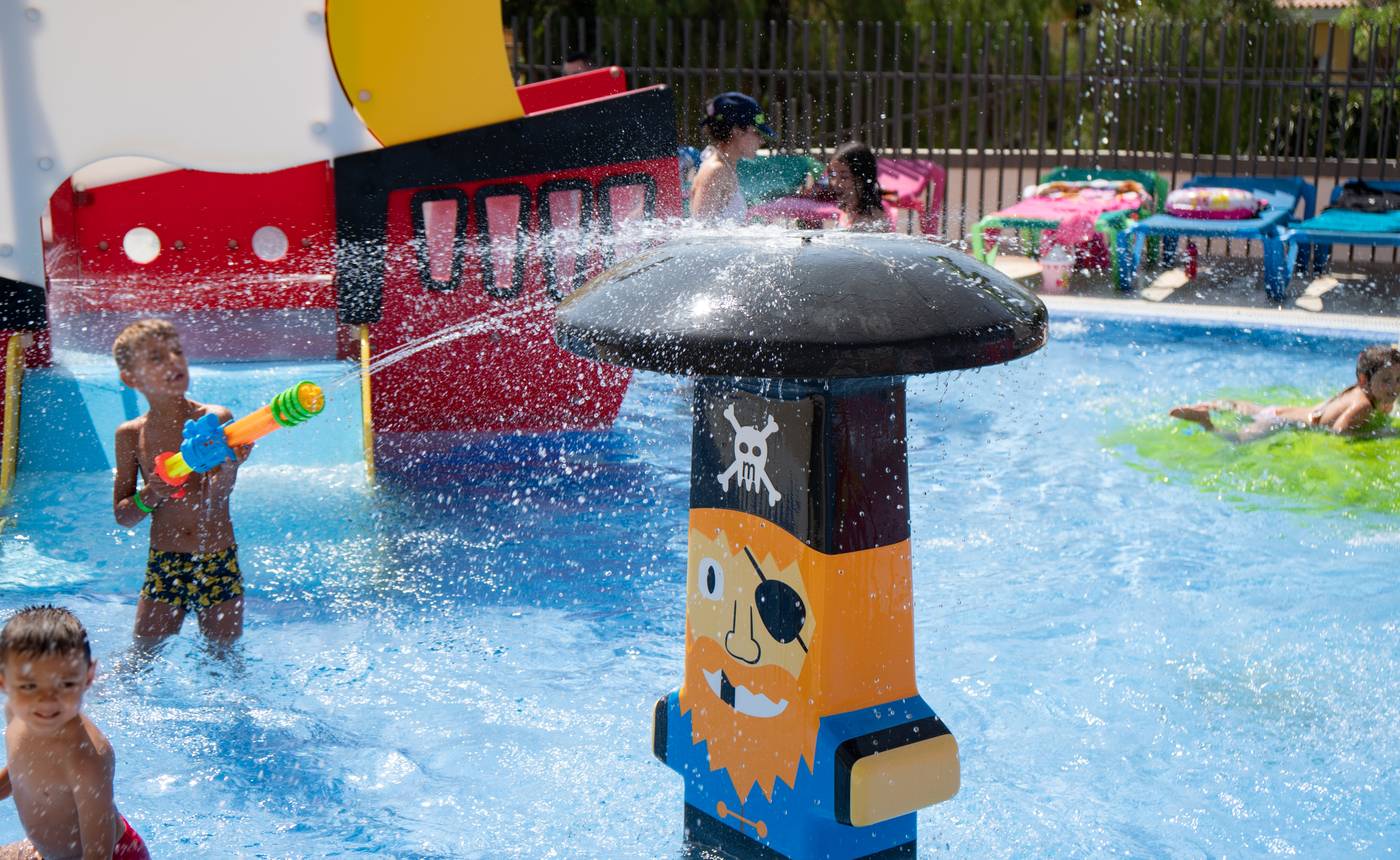 Medplaya-Hotel-Bali-Pool-55