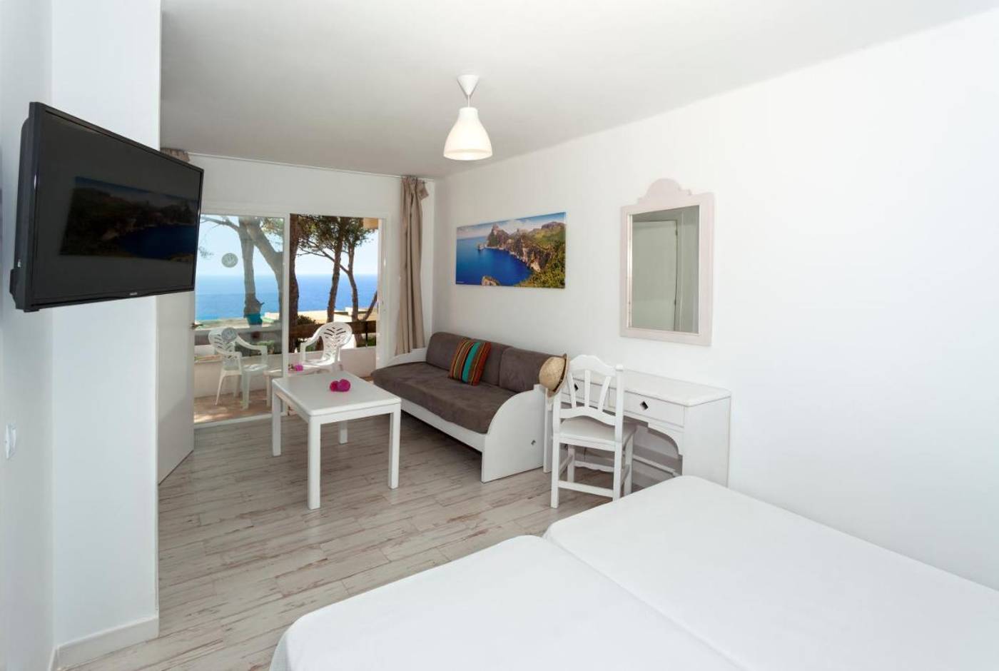 Sun Club El Dorado | Majorca | £30pp Deposit