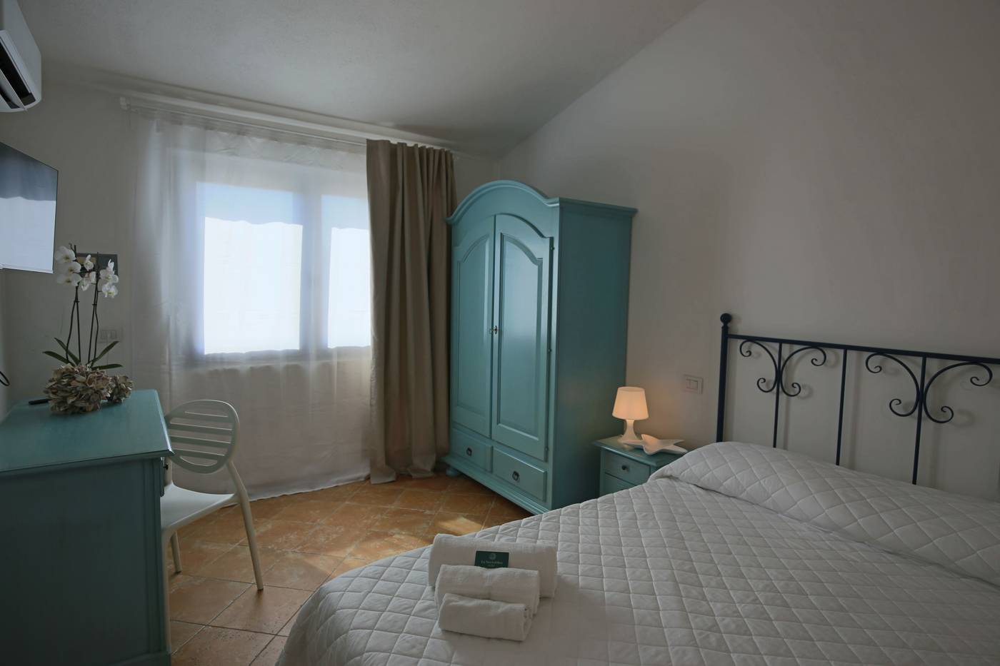 La-Smeraldina-Resort-Room-24