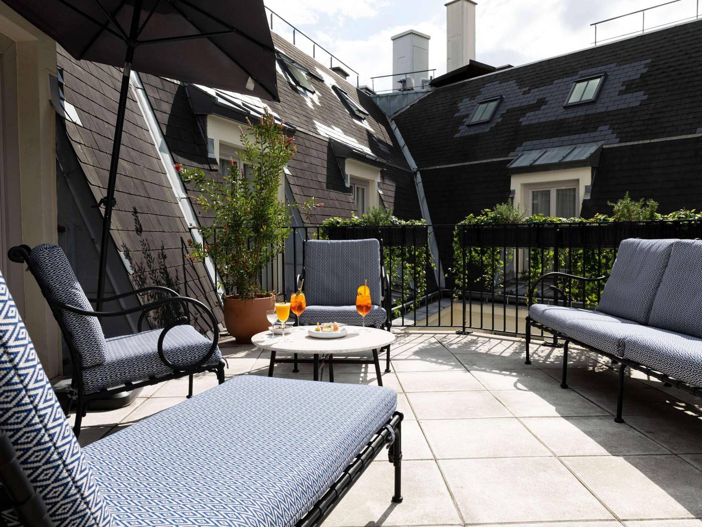 Sofitel-Le-Scribe-Paris-Opera-Room-64