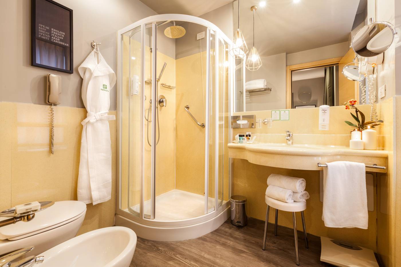 Holiday-Inn-Milan-Garibaldi-Station-Room-24