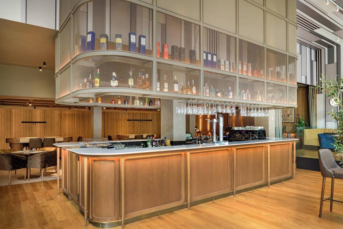 AC-Madrid-Avendia-de-America-Bar-12