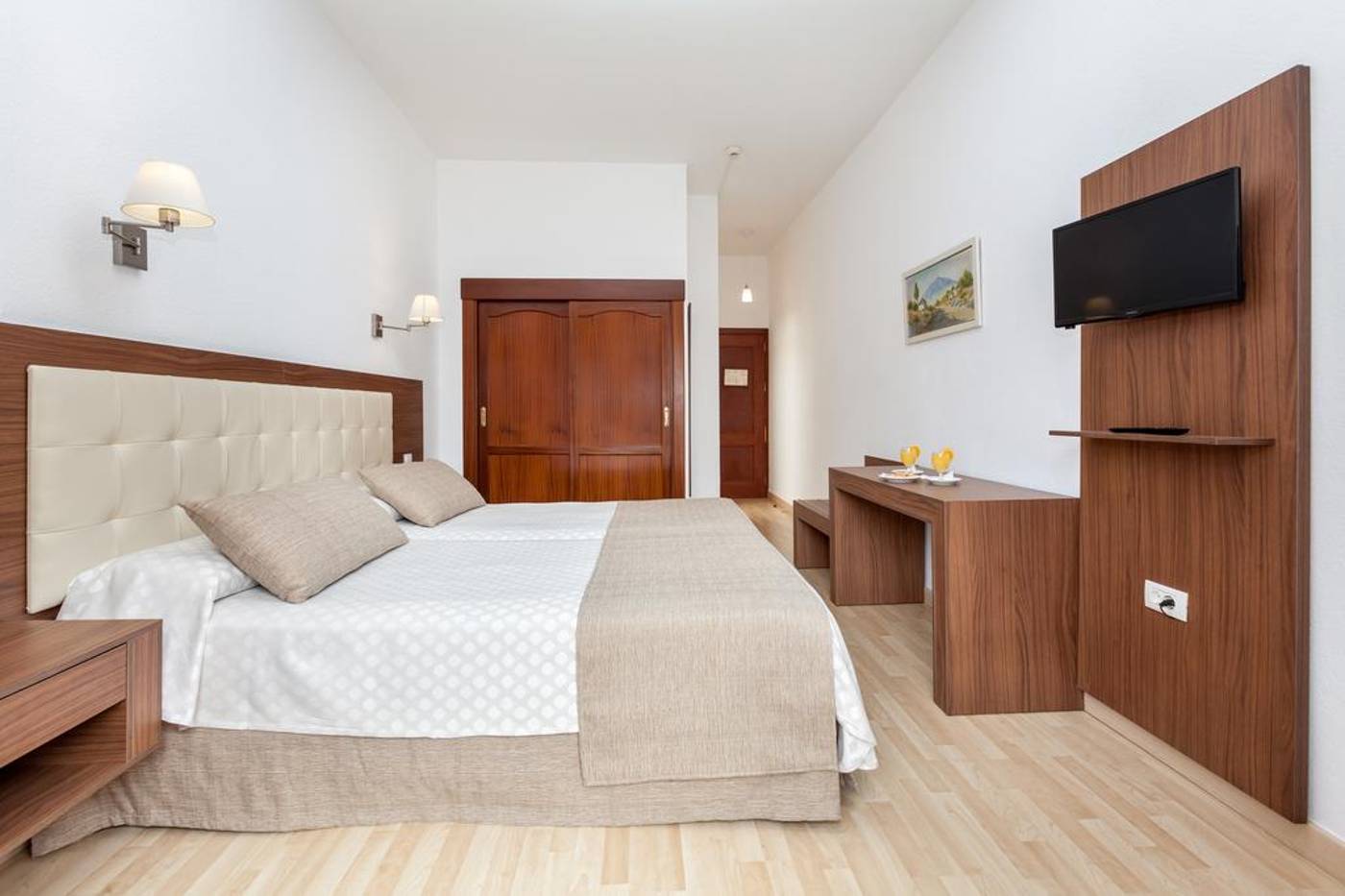 Don-Manolito-Room-13